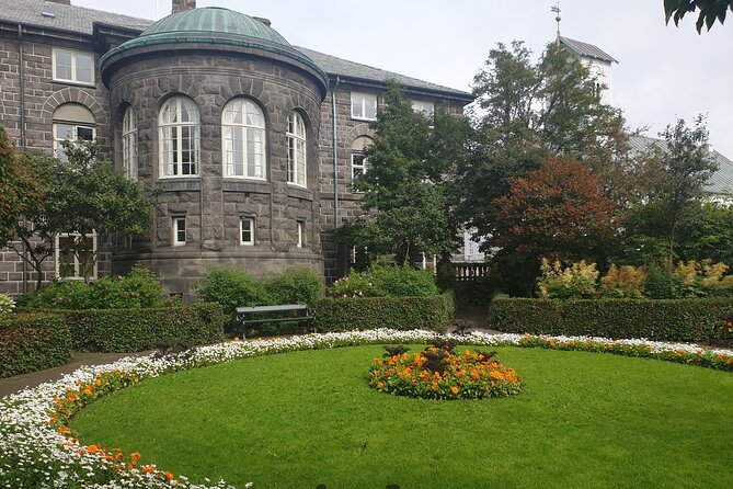 2-Hour Reykjavik Private Walking Tour - How the private guiding affects the experience