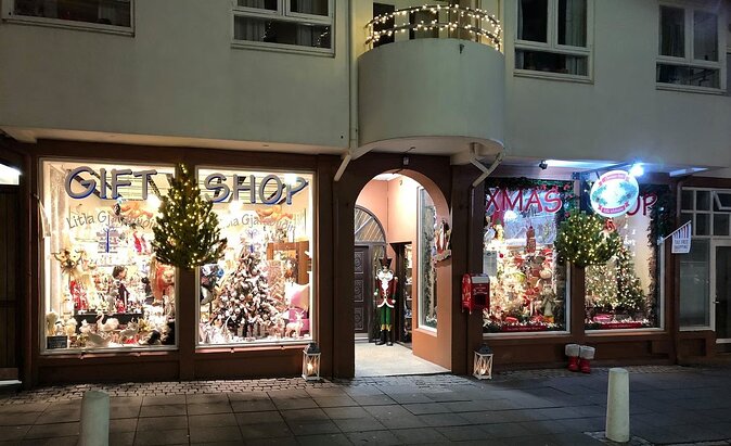 3-Hour Shared Christmas Food Tour with Guide in Reykjavik - Ingólfstorg closes the walk with lights and winter fun