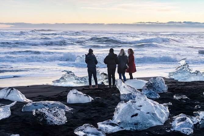 4-Day Iceland: Golden Circle, South Coast, Volcano Hike & Northern Lights - Day 4: Geldingadalir Volcano and the Northern Lights