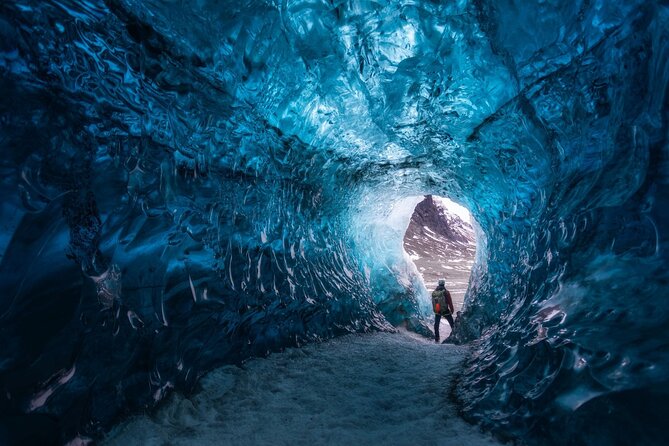 4 Day Northern Lights Adventure - Ice Caves & 4x4 Super Jeeps - Who will enjoy this Iceland adventure most