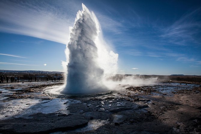 5-Day Northern Lights Hunt & Glacier Lagoon Tour - Day 3: Icebergs at Jökulsárlón and black sand at Diamond Beach