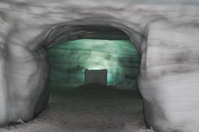 7 Day Around Iceland Tour- PRIVATE TOUR - Golden Circle: history, geysers, and a geothermal lunch