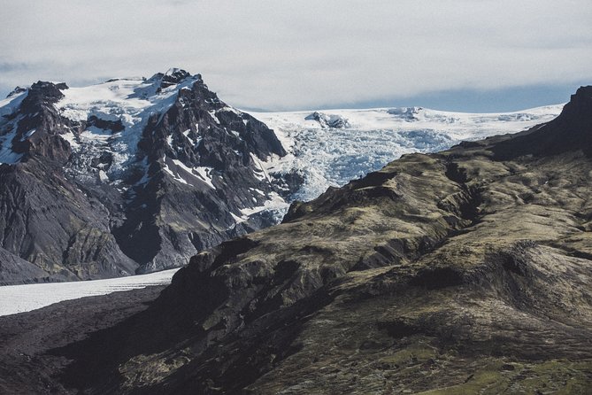 Airplane flight over glacier lagoons and Iceland's highest peak - Hvannadalshnjúkur, Iceland’s highest summit