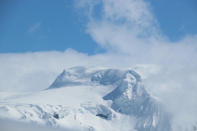 Airplane flight over glacier lagoons and Iceland's highest peak - Is $427.97 good value?