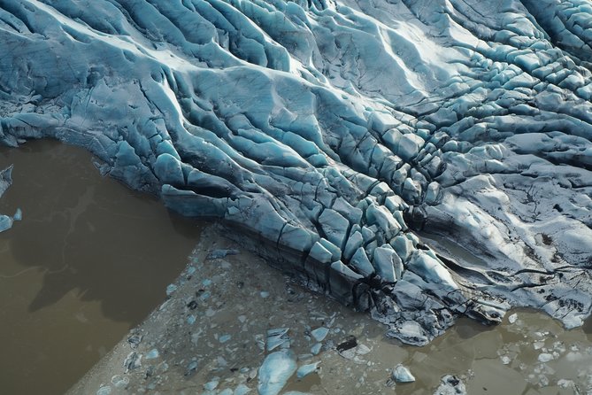Airplane flight over glacier lagoons and Iceland's highest peak - Weather, cancellations, and planning around the flight