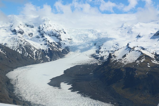 Airplane flight over glacier lagoons and Iceland's highest peak - Kjós and Mosárdalur reveal Iceland’s scale