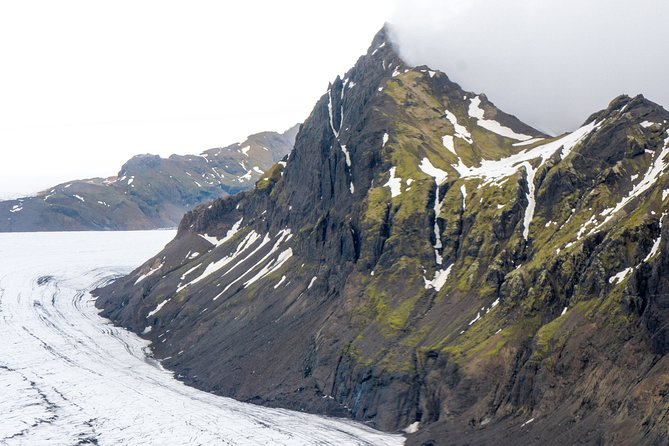 Airplane Flight over Vatnajökull Volcanic Eruption Sites - A calm pilot and responsive staff