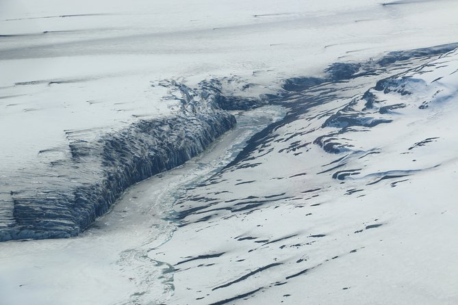 Airplane Flight over Vatnajökull Volcanic Eruption Sites - What the 50-minute flight gives you