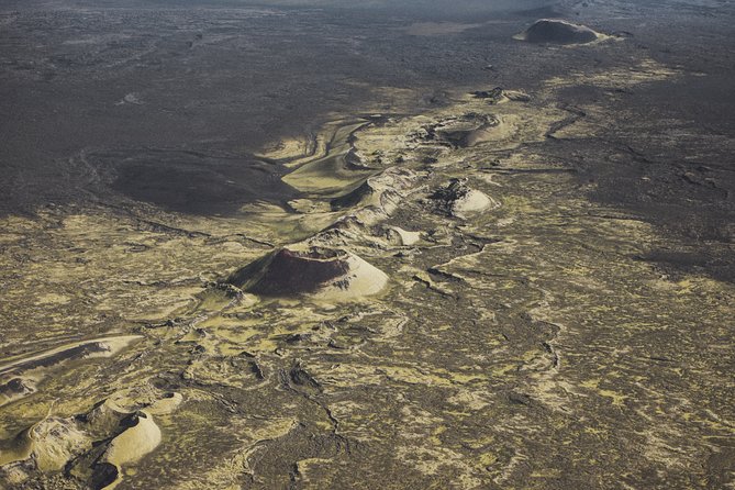 Airplane Sightseeing flight over Laki craters and highland - Flying over Skeiðarárjökull and Vatnajökull