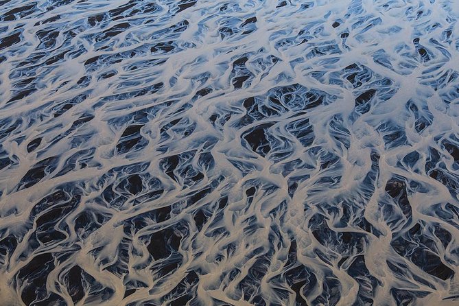 Airplane tour over black sands and riverbeds from Skaftafell - Who will enjoy this flight most