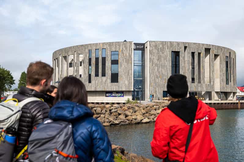 Akureyri: City Walk with Local Food - What the $135 price really buys you