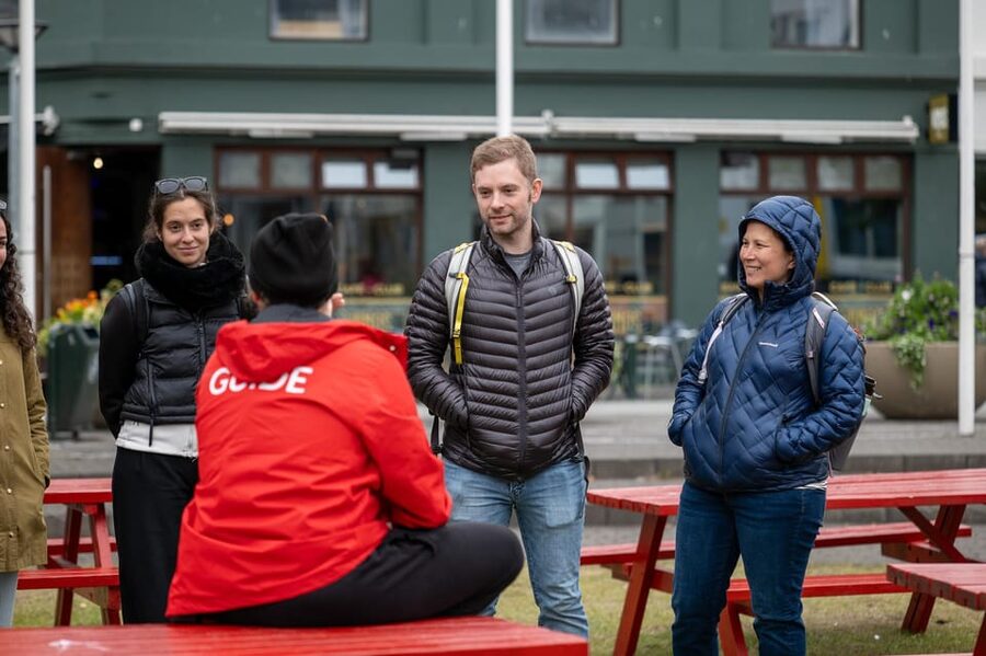 Akureyri: City Walk with Local Food - Meeting the guide at the port or city center