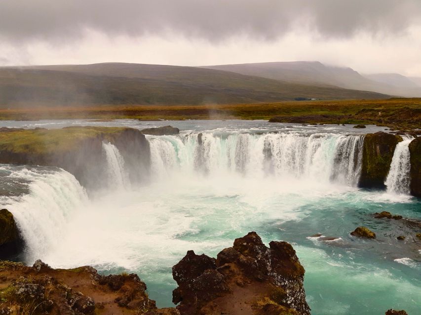 Akureyri: Goðafoss, Laufas & The Christmas House Combo Tour - Goðafoss: the waterfall that gives the tour its backbone