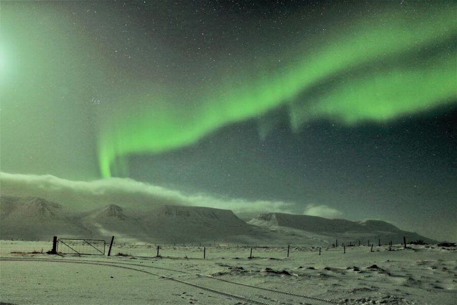 Akureyri: Hunt for the Northern Lights Photography Tour - What to wear for a long night outside