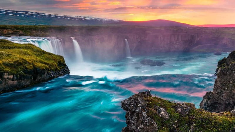 Akureyri Port: Godafoss Waterfall Guided Tour with Pickup - Meeting the bus at Akureyri harbor