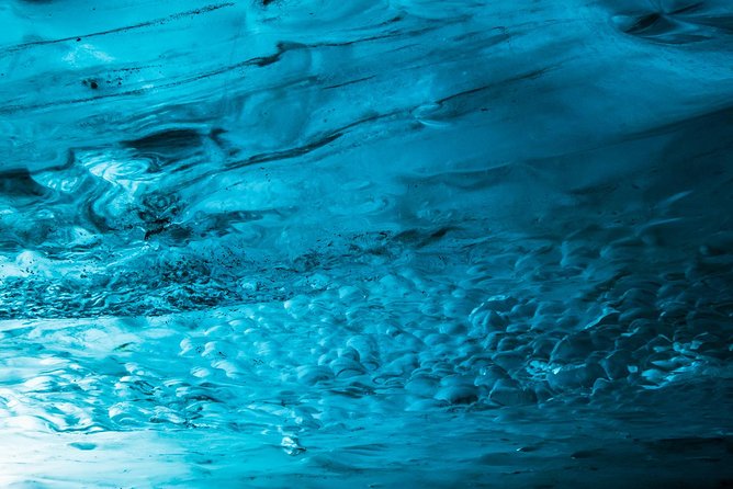 Blue Ice Cave Adventure - Guides make the difference