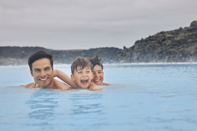 Blue Lagoon and Northern Lights Tour Including Admission - The northern lights bus after dark