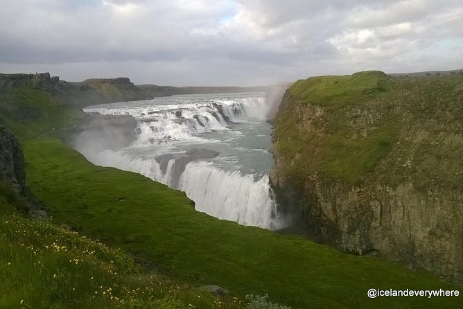 Classic Golden Circle & Kerið Small-Group Tour from Reykjavík - A comfortable minibus from Reykjavík
