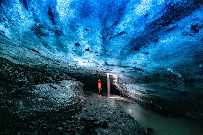 Crystal Ice Cave & Super Jeep Tour from Jökulsárlón - Walking across Breiðamerkurjökull with crampons