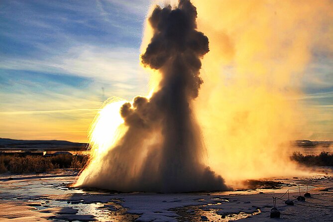 Day Trip to the Golden Circle and Blue Lagoon from Reykjavik - Hveragerði and the run toward the lagoon