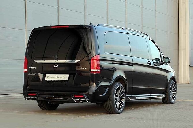 Departure by Luxury Van Reykjavik City to Reykjavik Airport KEF - Why 24-hour availability matters in Iceland