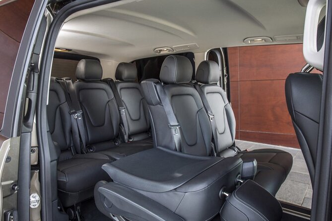 Departure by Luxury Van Reykjavik City to Reykjavik Airport KEF - English-speaking help without a shared-language worry