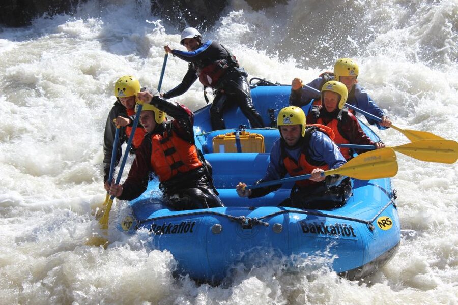 East Glacial River Extreme Rafting - Practical packing advice for a cold-water day