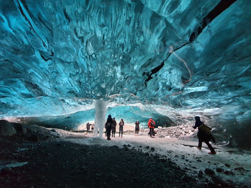 From Reykjavik: 3-Day South Coast Winter Tour with Ice Cave - Day two: Seljalandsfoss, Gljúfrabúi, and Skógafoss
