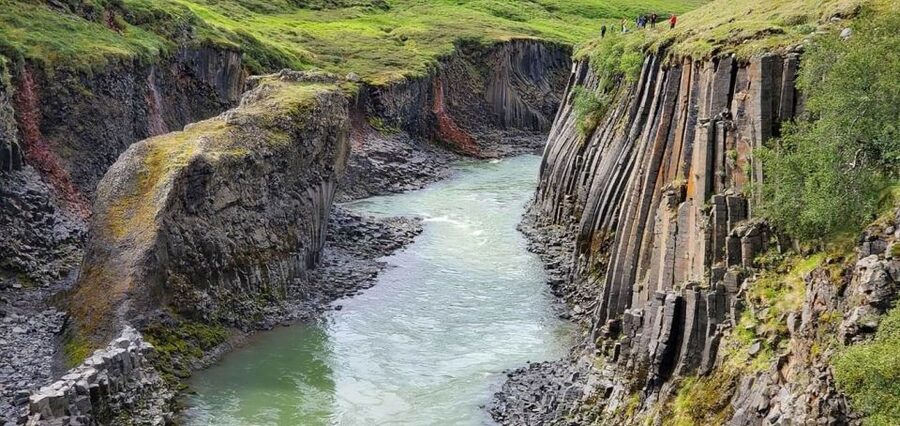 From Reykjavík: 4, 5, 6 or 7-Day Small-Group Ring Road Tour - Day five: Borgarfjörður, horses, and Viðgelmir Lava Cave