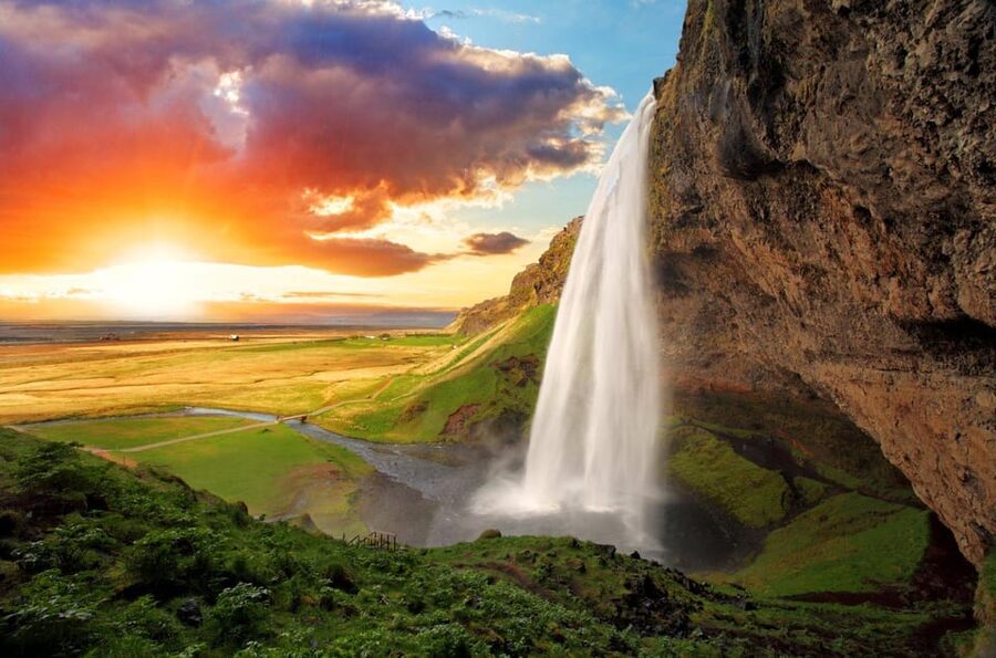 From Reykjavík: Best of Iceland 6-Day Stopover Tour - Guide service and day-to-day handling
