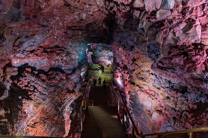 From Reykjavík: Evening Lava Tunnel Tour and Northern Lights Tour - Starting in Reykjavík at 7:30 p.m.
