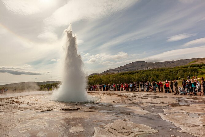 From Reykjavik: Full Day Private Golden Circle Tour in Iceland - Þingvellir National Park, where geology meets Icelandic history