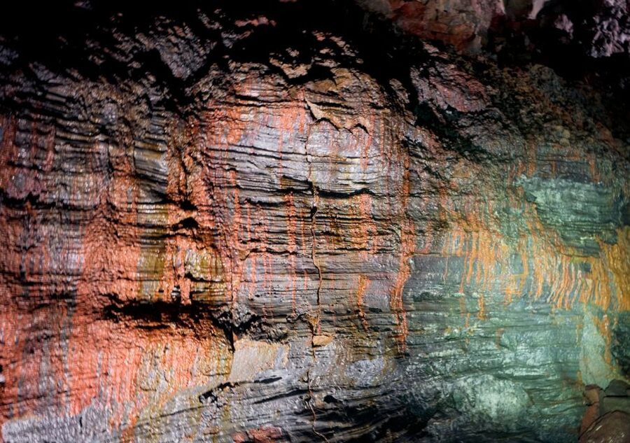 From Reykjavik: Golden Circle and Lava Caving Adventure - The bakery pause and the split schedule