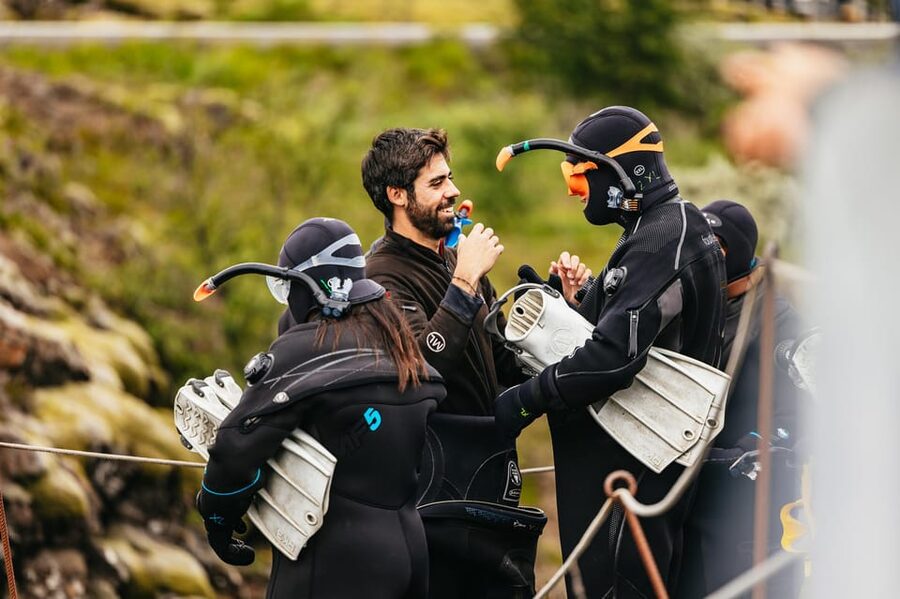 From Reykjavík: Golden Circle Tour and Silfra Snorkeling - Þingvellir National Park in a short window