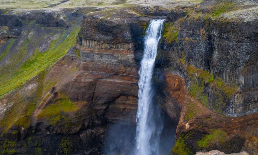 From Reykjavik: Landmannalaugar & Háifoss Waterfall Tour - Frostastaðavatn and the changing highland scenery