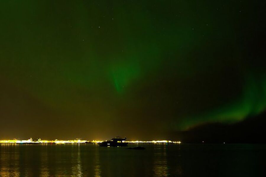 From Reykjavik: New Years Fireworks by Boat - Practical ways to make the evening better