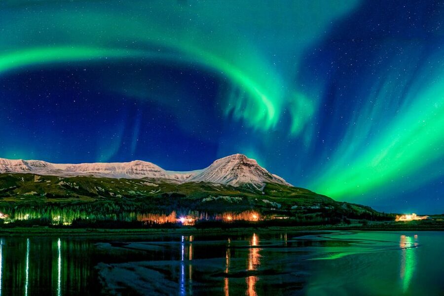 From Reykjavik: Northern Lights Chase with Expert Guide - What happens at the viewing stops