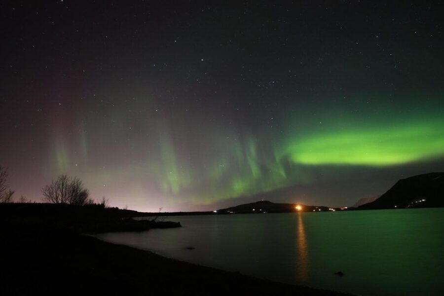 From Reykjavik: Northern Lights Hunt Super Jeep Tour - The guide makes or breaks the night