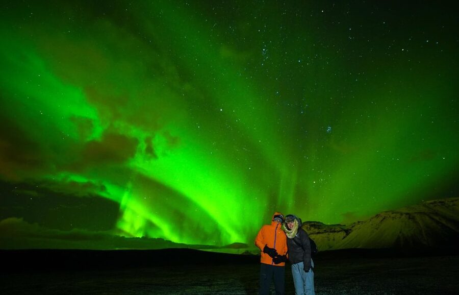 From Reykjavík: Northern Lights Super Jeep Tour - Cold-weather comforts at the viewing stops