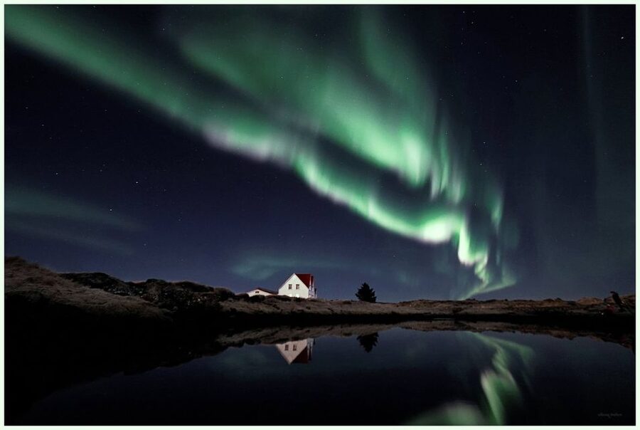 From Reykjavik: Northern Lights Tour with Hot Cocoa & Photos - Why the Small Minibus Matters Outside Reykjavik