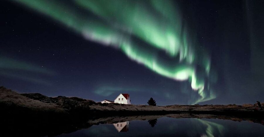 From Reykjavik: Northern Lights Tour with Hot Cocoa & Photos - Pickup Across Reykjavik Requires Some Planning