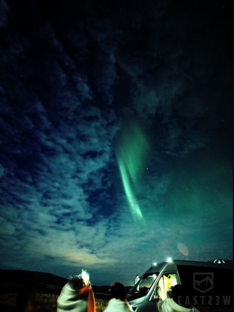 From Reykjavik: Northern Lights Tour with Hot Cocoa & Photos - Hot Cocoa, Kleina, and Wool Blankets