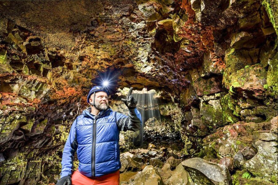 From Reykjavik: Raufarhólshellir Lava Tunnel by Bus - Why the guides make the difference