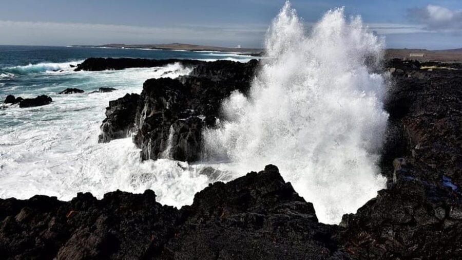 From Reykjavik: Reykjanes Geopark Tour & Airport Transfer - Reykjanesviti and the bird cliffs