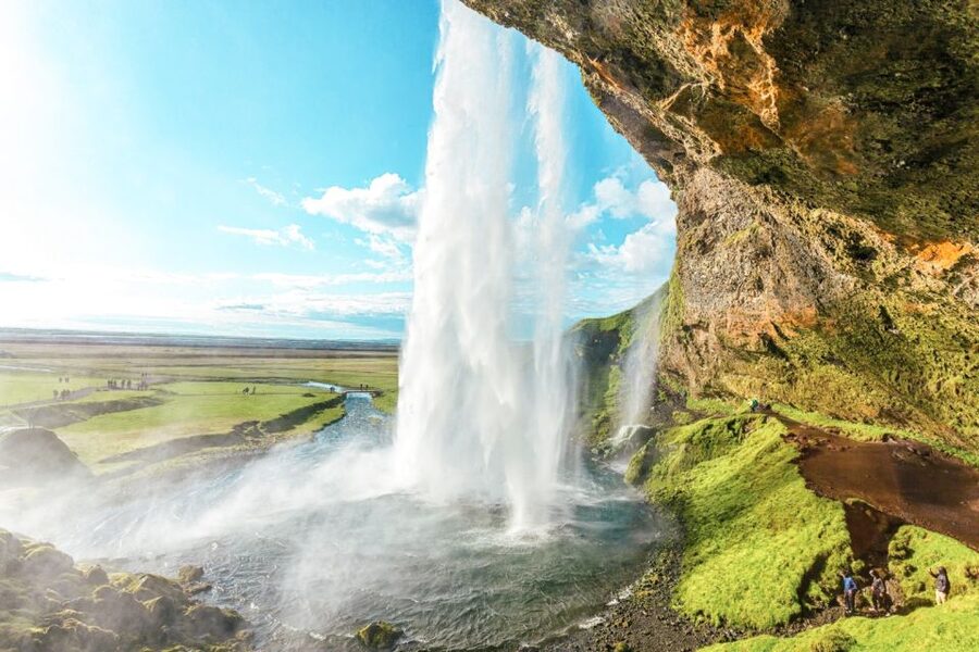 From Reykjavik: South Coast Full-Day Trip - What the guide adds between the stops