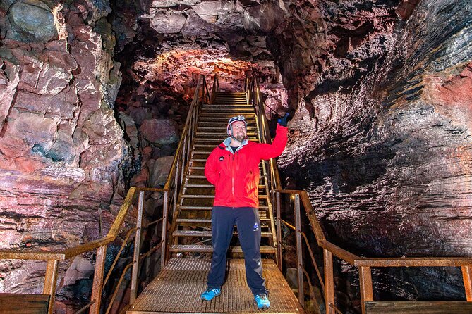 From Reykjavík: The Lava Tunnel tour with Round-trip Transfer - Clothing and conditions inside the tunnel