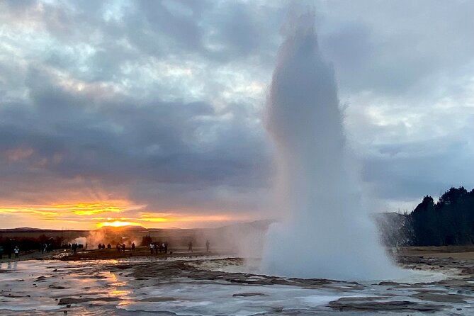 Full Day Golden Circle - Guided Tour - Brúarhlöð: a quieter pause after the big sights
