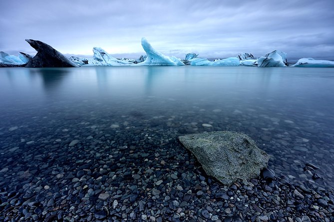 Glacier lagoon tour - Vestrahorn adds a different kind of drama
