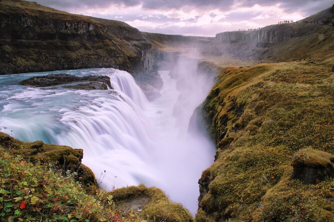 Golden Circle Cruise Arrival: Exclusive Small Group Tour - Guides and the advantage of a small group