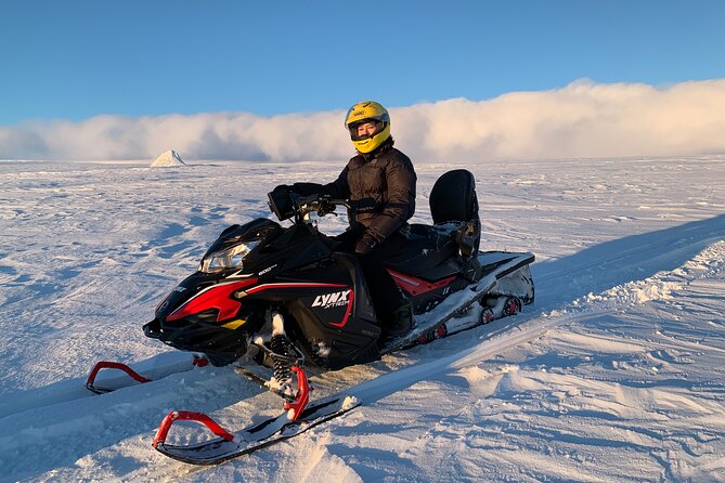 Golden Circle Glacier Super Jeep Tour / guided private tour - The Super Jeep turns toward Langjökull